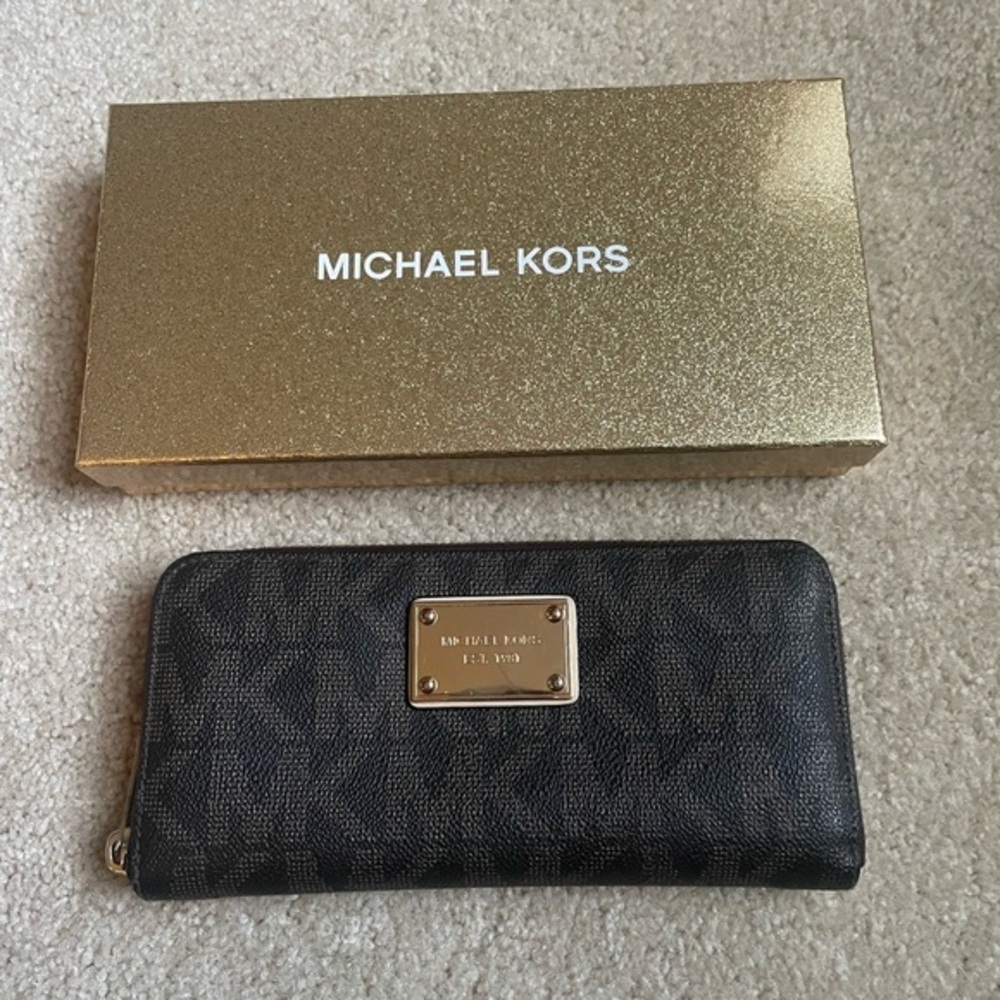 Authentic Michael Kors Brown Wallet